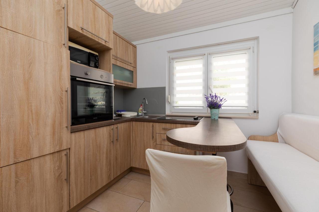 Apartments By The Sea Duce, Omis - 2992 Dugi Rat Exterior foto